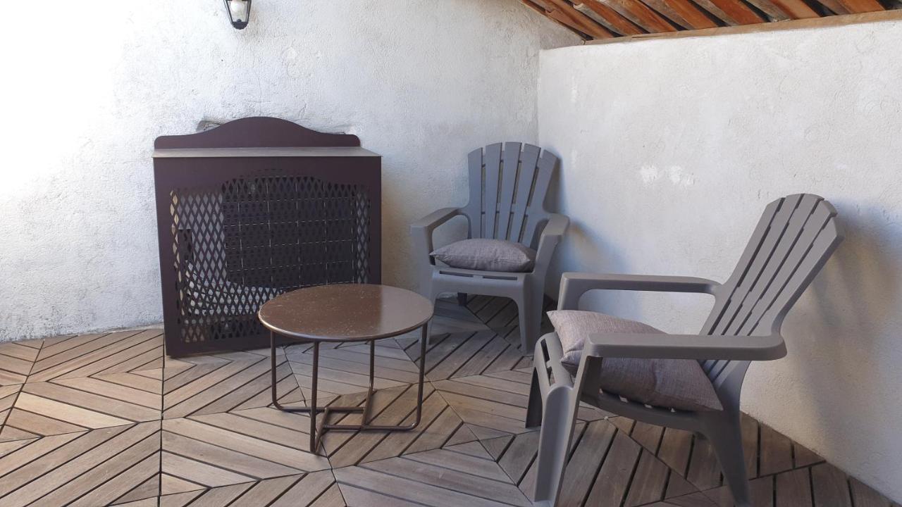 L'Angelus, Gite De Charme Au Coeur Du Vieux Village De Sablet Bagian luar foto