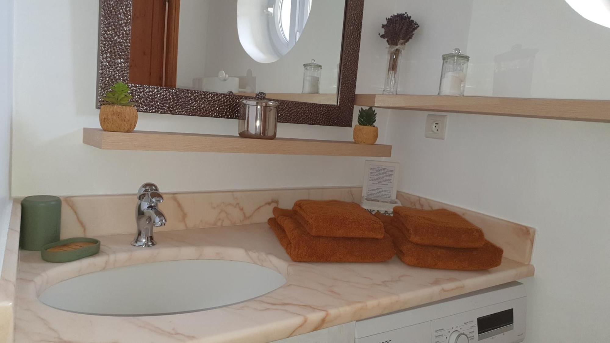 L'Angelus, Gite De Charme Au Coeur Du Vieux Village De Sablet Bagian luar foto